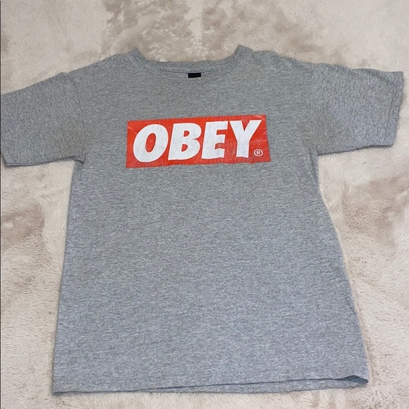 OBEY T-Shirt - Picture 1 of 3